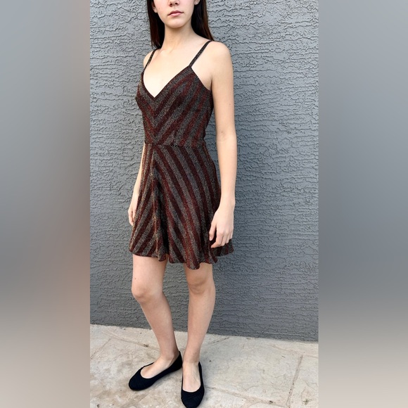 Dress the Population I Cosmopolitan Trista Chevron Metallic Mini Skater Dress - Picture 3 of 9